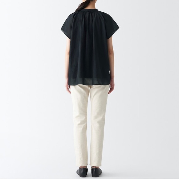 Black Muji Short Sleeve Blouse (washed hemp) - Picture 4 of 16